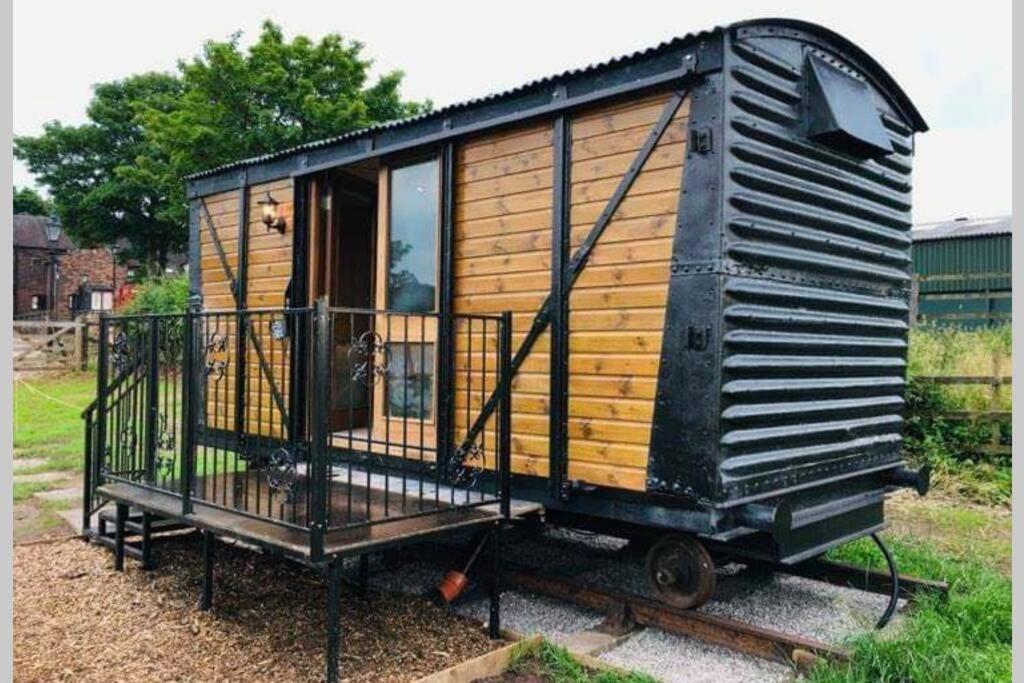 Malthouse Farm Cottage Carriage Dilhorne ภายนอก รูปภาพ